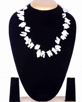 Precious pearl chain unshaped Natural